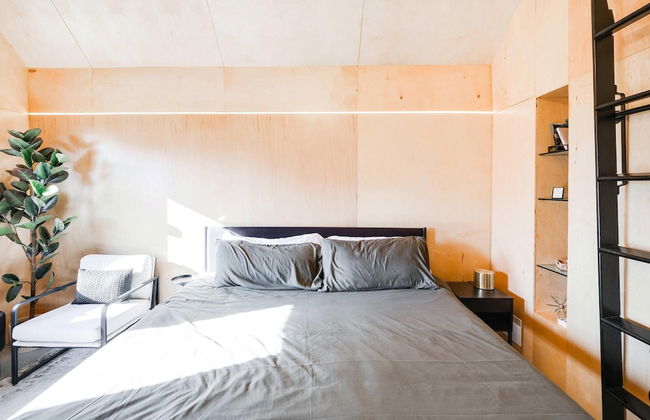 Bunkies-the Commissioner - Photo 12