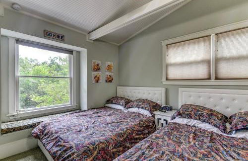 The San Bernard River waterfront provides private access to a spa, boat ramp, and jet skiing - Photo 74