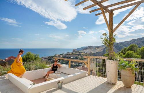 Beautiful villa and pool with sea view - Foto 28