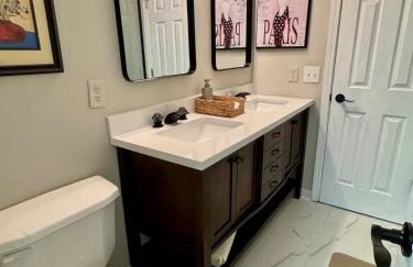 Modern Entire 2-Bedroom House for 6 Guests at University City - Foto 21