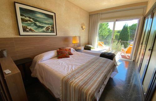 Villa Sitges El Ranch Amaizing Outdoor Areas Beaches at 5 minutes walk Sitges at 15 min drive AC Pool Jacuzzi & Garden XXL - Foto 26