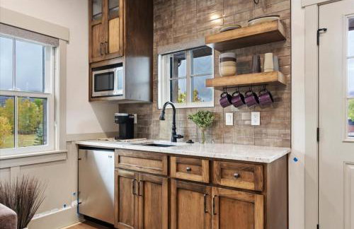 The Highland Cow Room - Newly Built Midway Loft - Foto 4