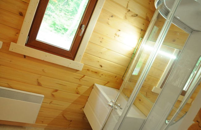 Modern, Wooden Chalet With Wood Burning Stove, in the Forest - Foto 33