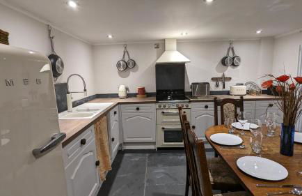 Historic character cottage in central Dornoch - Photo 9