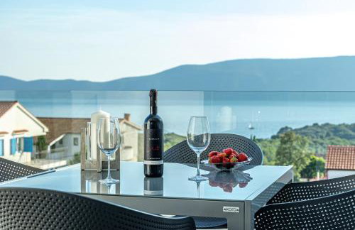 Luxury White Sails Villas with a Multi Sport Court and Sea View - Photo 23