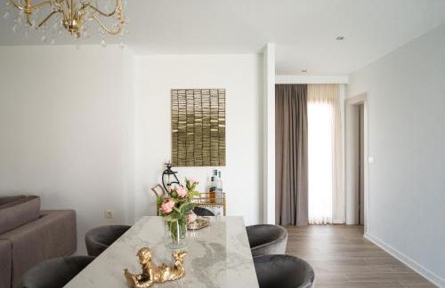 Majestic Manor with outdoor Jacuzzi by 8essentially - Foto 40