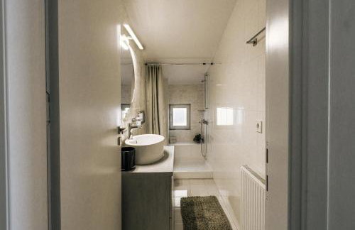 ARTica condo - Photo 25