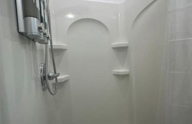 Relaxing Studio Getaway w BBQ, Patio and Parking - Foto 16