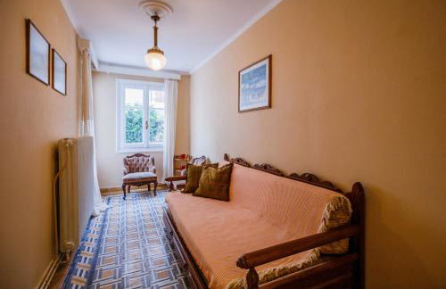 Elegant Private Residence in the Heart of the City 200m from the Beach - Photo 7