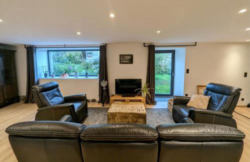 Grande ferme de 250m2 rénovée au charme rustique - Foto 9