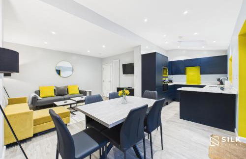 Refurbished 4-Bed, Open-Plan Living, Sleeps 10 - Foto 9