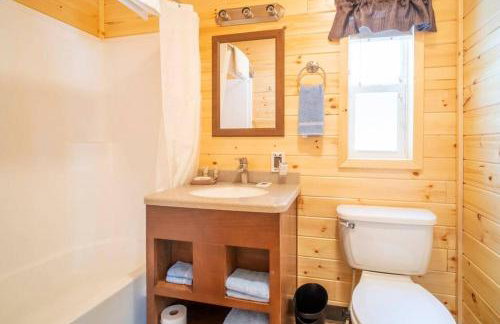 The Shooting Star Cabin #11 at Blue Spruce RV Park & Cabins - Foto 10