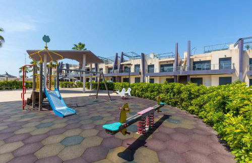 2BD Coastal Gem with Pool & Terrace - Torre de la Horadada - Foto 37