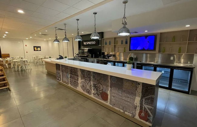 Newly Room in Cozy Hotel With Super Location Parks - Foto 31