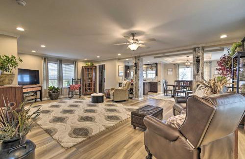 Lakefront Home with Deck, Fishing Dock and Canoe! - Foto 6