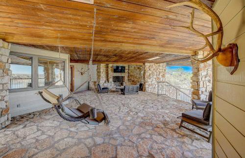 Stunning Lakefront Home with 2 Patios, Chef's Kitchen, & Lake Access - Foto 54