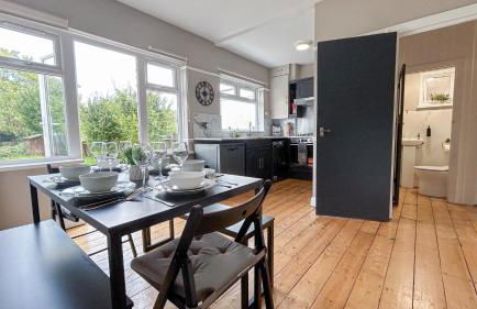 Promo Rate - New Malden 3BDR House with Garden & FREE Parking near Raynes Park, Kingston upon Thames & Wimbledon by NourNest Apartments - Foto 6