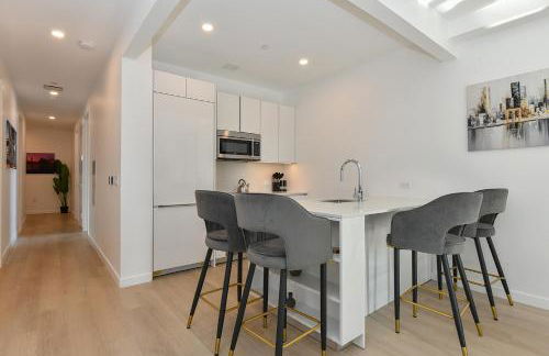 Contemporary Luxury 3BR 2BA Downtown NYC - Photo 2