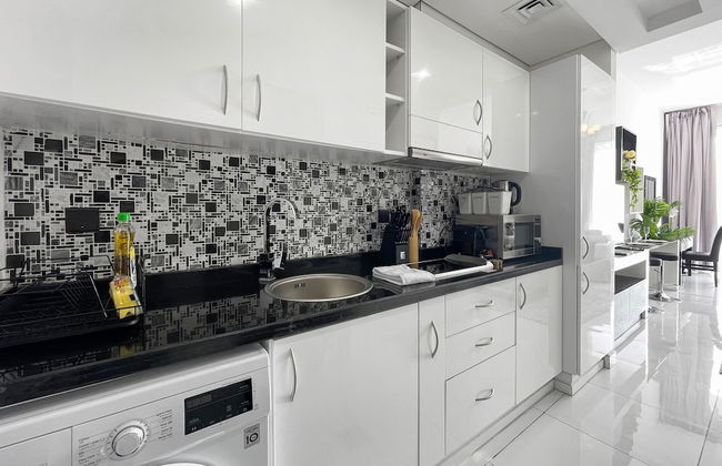 Elegant Studio Golf Course View Bnbmehomes - Photo 4