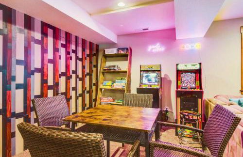 Luna Cabin - 5BR Hot Tub A/C Game Room EV Charger - Foto 37