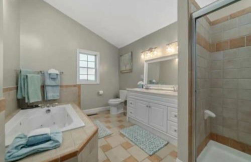 Sunset Cove Lakefront Luxury Lodge with Private Dock - Foto 37