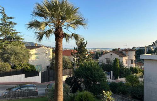 Sea view flat with car park boarder Cannes - Photo 10