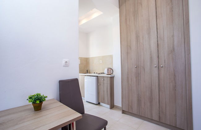 Stay Helios - Aparts & Pool Suites - Photo 43