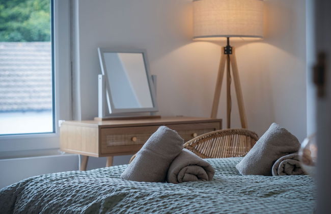 Castle Square - 2 Bedroom - Mumbles - Photo 9