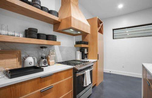 Full Duplex ATX Modern Creekside Retreat 2 Pools - Foto 47