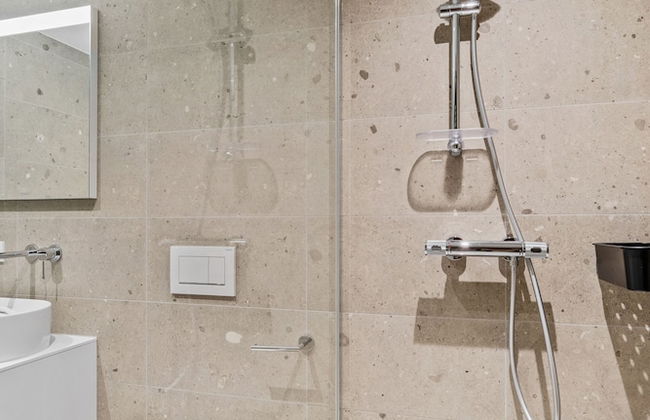 Clausen Charm Contemporary Retreat ID210 - Photo 18