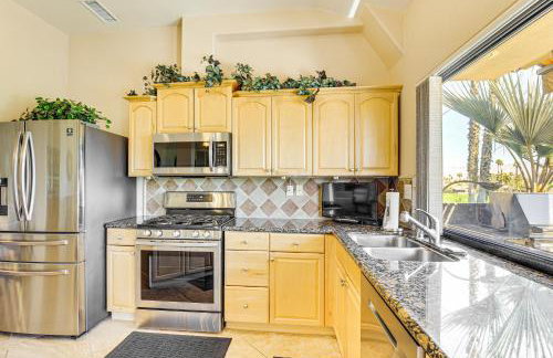 Community Pools & Golf Views: Palm Desert Condo! - Foto 9