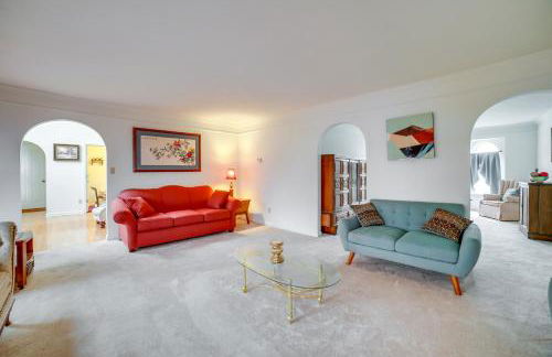 Fireside Gatherings Pet-Friendly Apollo Home - Photo 13