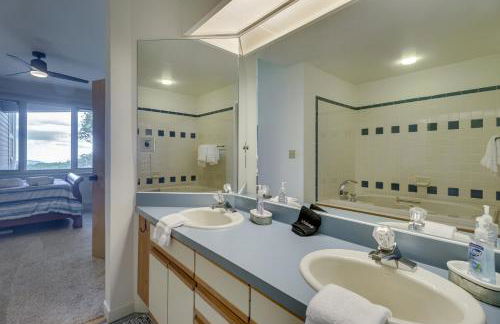 All-Season Fun! Wintergreen Resort Condo with Views - Foto 26