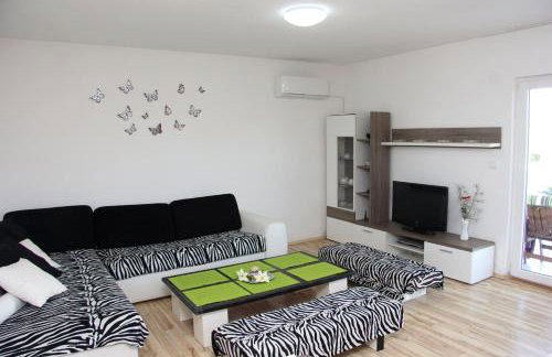 Ema Holiday Home - Foto 40