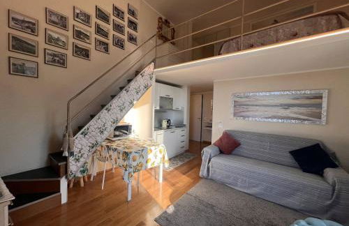 WELCOME RIVIERA - AL CASTELLO-VISTA MARE -ROMANTICO e CENTRALE a 20 METRI DAL MARE-toll parking at 15 euro per day to be booked in advance -subject to availability - Foto 29