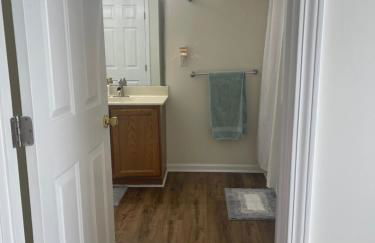 Charming Entire 3 Bedrooms House with AC and Wifi - Foto 29