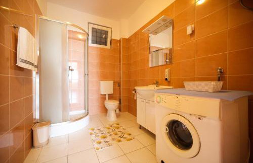 Apartmani Lucky with beautiful sea view - Photo 13