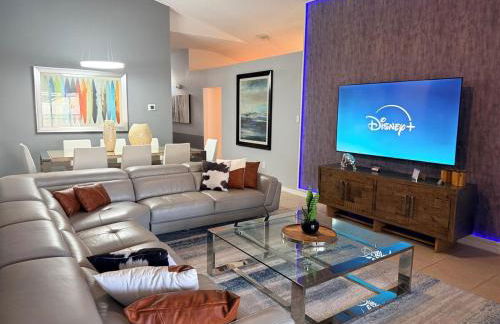 Amazing Star Wars Villa with Arcade & Theater, Private Pool, 3 King, Near Disney - Photo 26