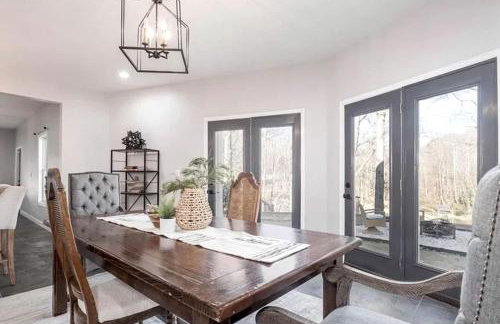 Waterfront Retreat with Spectacular Interior, Jacuzzi and Game Room in NC - Foto 72