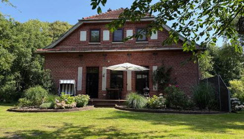 Idyllische Ferienwohnung an der Nordsee- Alte Schule Süllwarden - Foto 3, Garden, Garden view