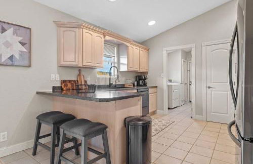 Modern Home-Garage-Scenic Patio - Foto 45