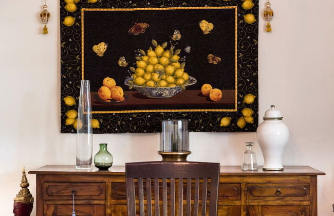 Beautiful 2 Story Manor Close to Beach and all - Foto 78