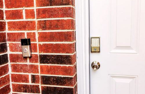 Cozy & Modern 5BR Smart Home with Yard and BBQ - Foto 19