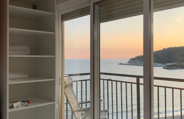 Apartamento en primerísima línea de playa con espectaculares vistas Netflix, Prime y Disney - Photo 19