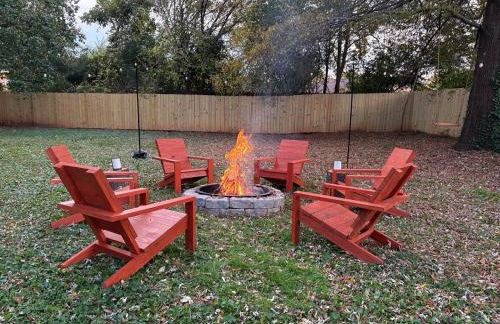 Modern 3 bedroom home downtown Forest city outstanding backyard, pet friendly - Foto 16