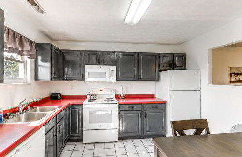 Quiet Dry Ridge Home with Yard - Near Ark Encounter! - Foto 9