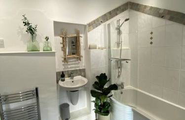 1750's cottage with open fire and beams - Foto 40