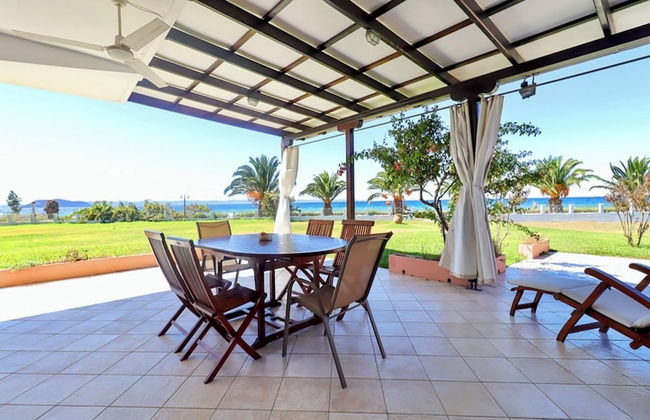 Stunning Beachfront Villa for Rent - Foto 1