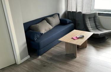 Gemütliche Ferienwohnung mit 1 Schlafzimmer, Wohnzimmer mit Schlafcouch & voll ausgestattete Küche - Foto 7