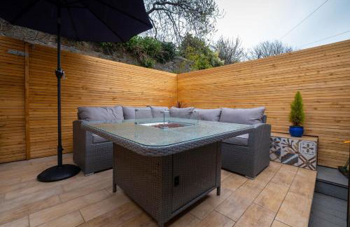 Central Penzance, Modern stylish home, Near Seafront with Gated parking - Photo 18